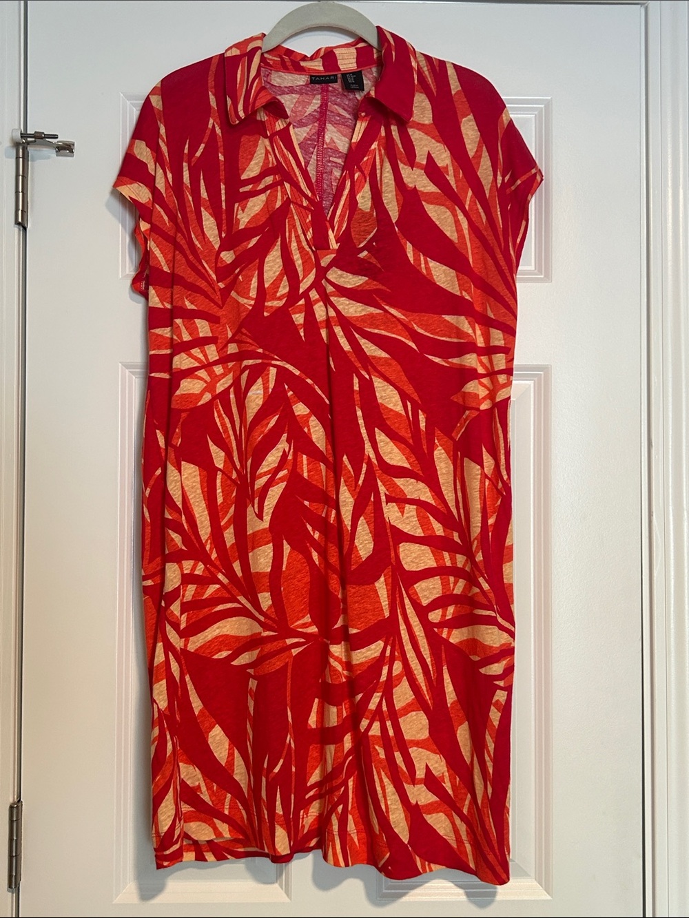 NWT Red & Coral Leaf Print Collared Swim Coverup Women's Size Medium